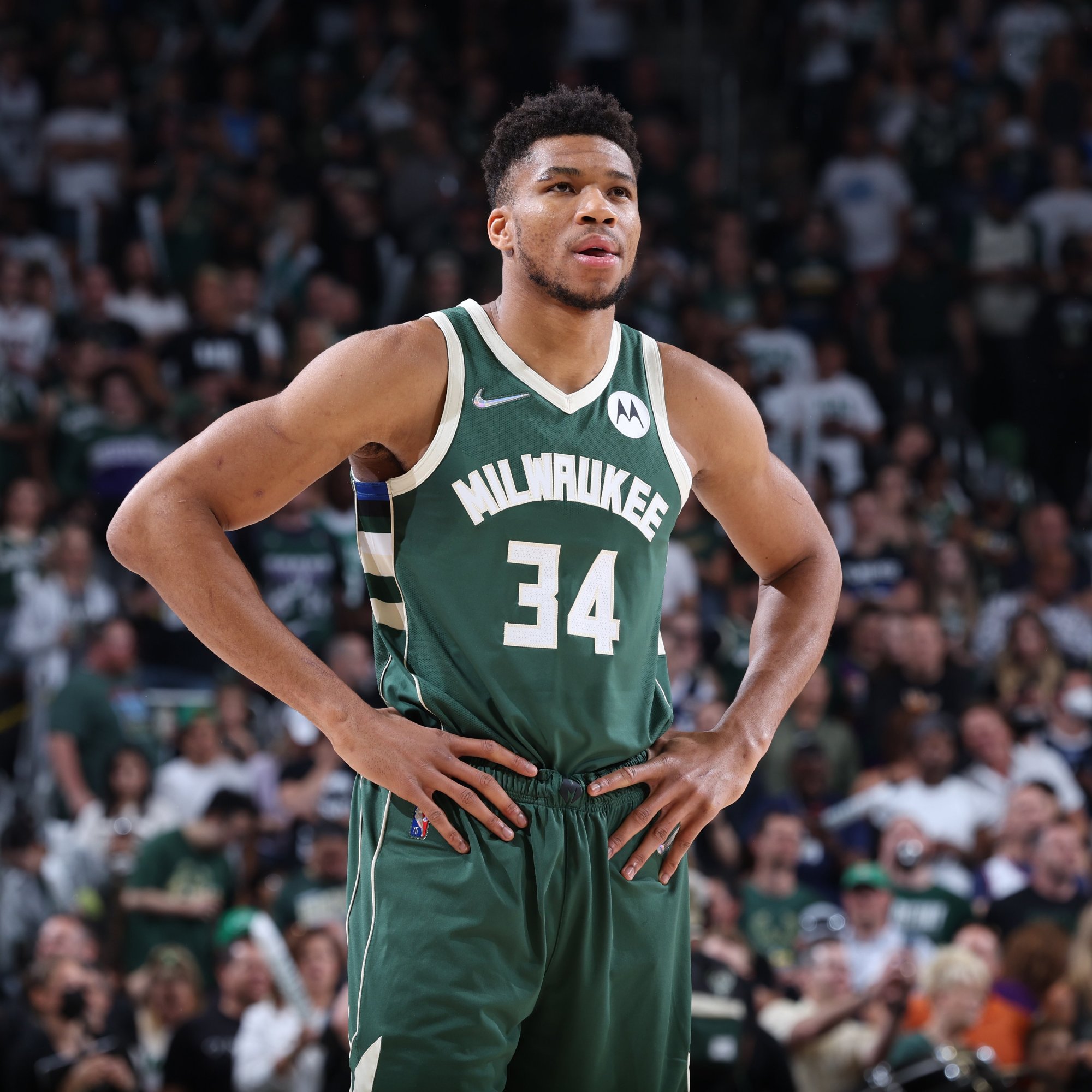 西甲前瞻：塞维利亚遭遇联赛三连败，奥萨苏纳客场战绩惨淡（西甲前瞻：塞维利亚陷三连败低潮，奥萨苏纳客场表现低迷）