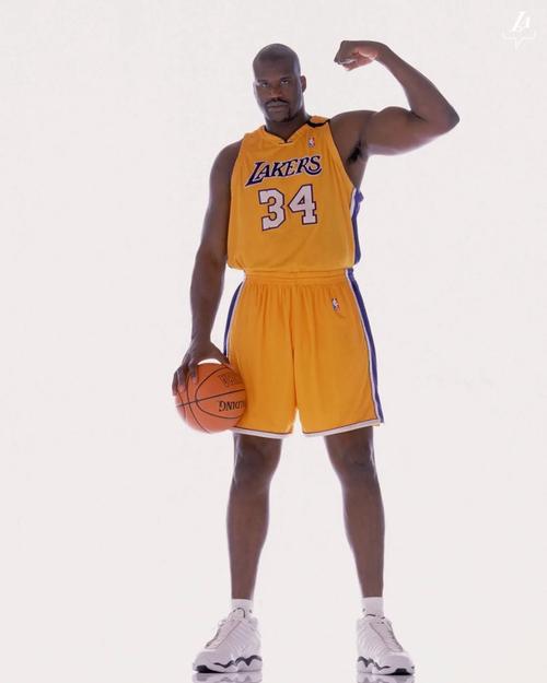 官方：因客战阿森纳的欧冠中球迷违规行为，拜仁被罚款7万欧（官方：拜仁因欧冠客战阿森纳期间球迷违规被罚7万欧元）