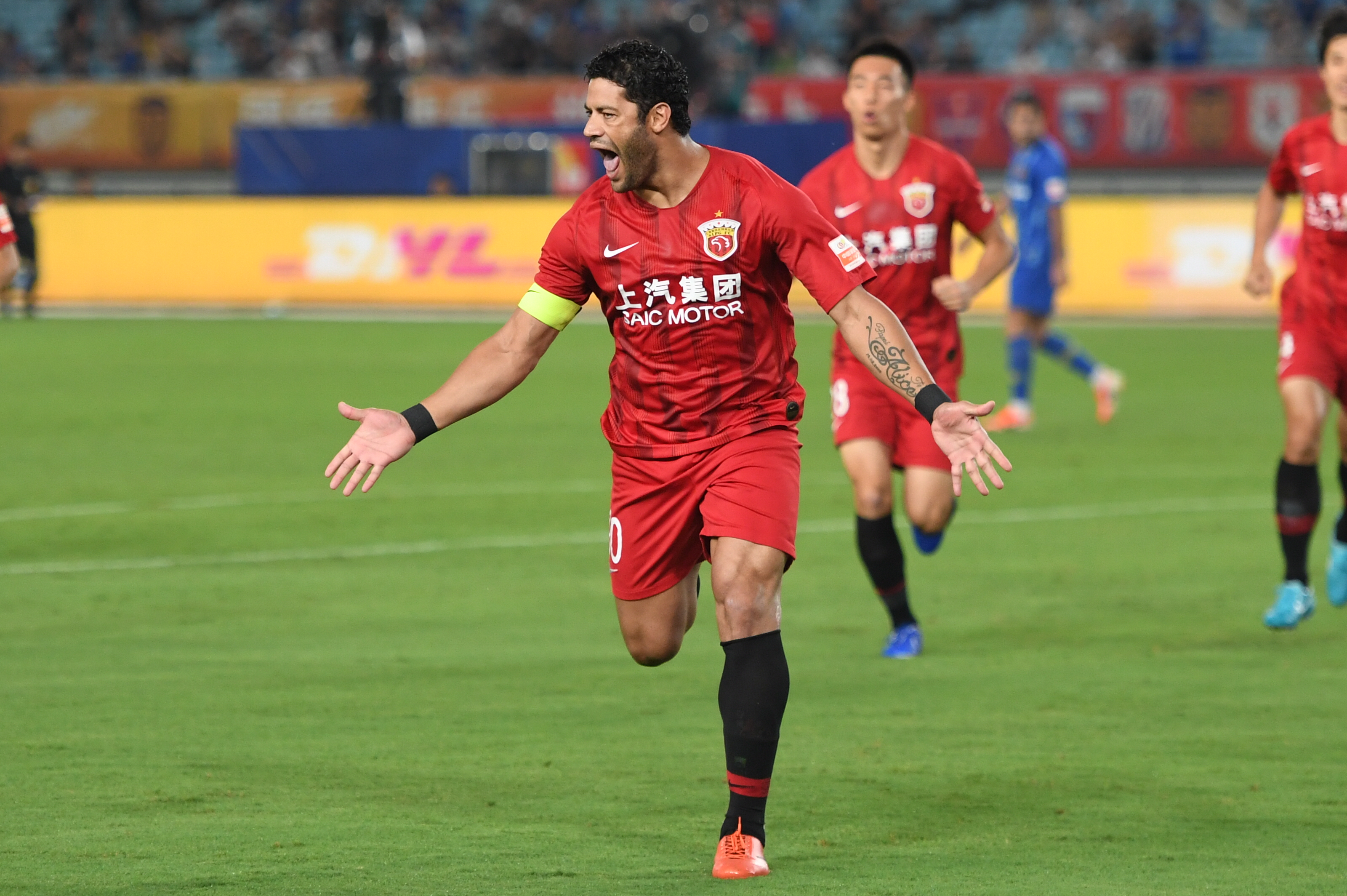 德甲最快10次帽子戏法排名：凯恩76场居首，盖德-穆勒161场（德甲达成10次帽子戏法最快榜：凯恩76场登顶，盖德-穆勒161场）