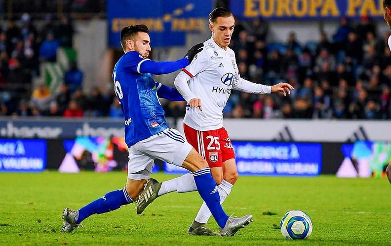 马卡：梅西参观诺坎普引发回归猜测，而美职联支持短期租借（马卡：梅西造访诺坎普引发回归传闻，美职联或批准短期租借）