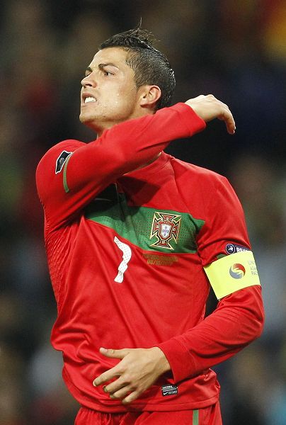 一战封神🔁陈威在#亚冠#第6比赛日多次为上海海港...（陈威神勇爆发：#亚冠#第6比赛日多次神扑护航上海海港）