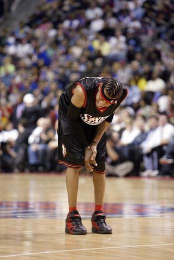 官方：桑德兰签下22岁门将罗埃夫斯，为其夏窗第8笔引援（官方宣布：桑德兰签下22岁门将罗埃夫斯，今夏第8位新援到队）