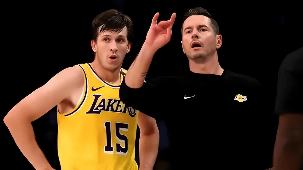 从“水土不服”到中场中坚，斯洛特冒险启用维尔茨收获显著成效（从短暂水土不服到中场定海神针，斯洛特大胆启用维尔茨收获显著回报）