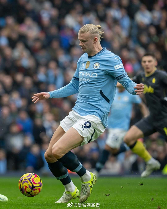 阿坎吉：为球队服务最重要；最想要队友的能力？泽林斯基的技术（阿坎吉：团队利益优先；若可选择队友特质，我想要泽林斯基的技术）