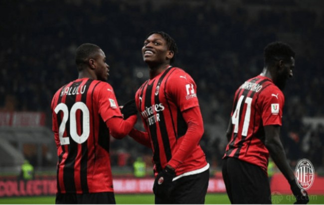 记者：拜仁即将签下17岁的厄瓜多尔中卫奥拉亚（记者称拜仁接近签下17岁厄瓜多尔中卫奥拉亚）