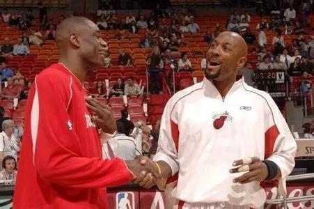 足球亚洲最佳球员候选名单公布，国脚成功入围（亚洲最佳足球员候选名单出炉，国脚榜上有名）