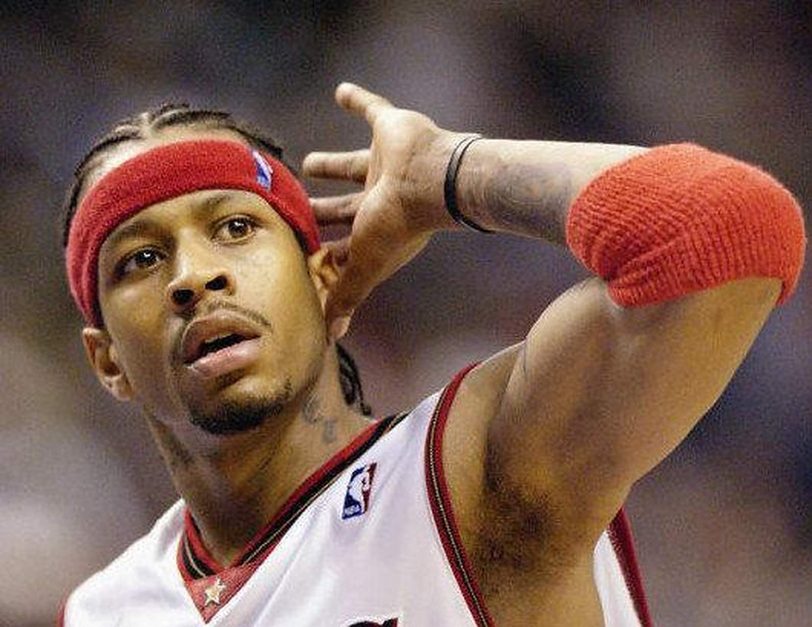 女子篮球联盟赛季焦点球员表现（女子篮球联盟本赛季焦点球员表现一览）