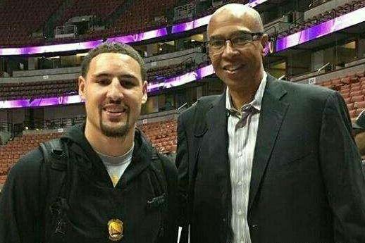 名宿们都拥护梅努？阿莫林：你很难把B费拿下，这是唯一原因（名宿都力挺梅努？阿莫林：B费几乎不可能被换下，这就是唯一原因）